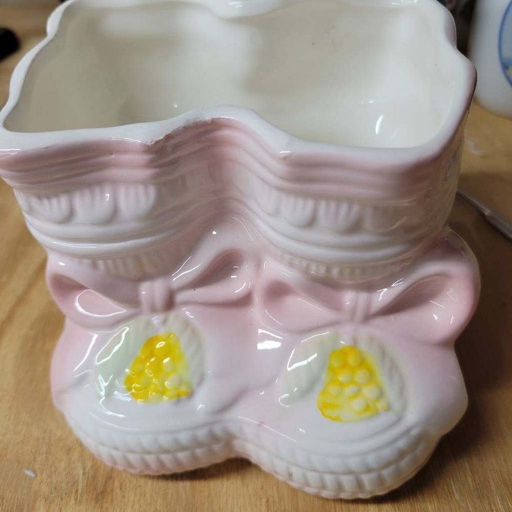 Vintage My-Neil handcrafted pink baby booty pottery